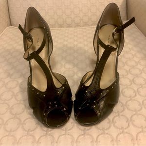 Vintage Tahari t-strap peep toe heels -size 9